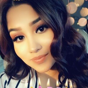 Meet your Posher, Alejandra